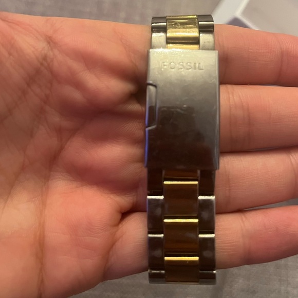 FOSSIL WATCH - Picture 4 of 5